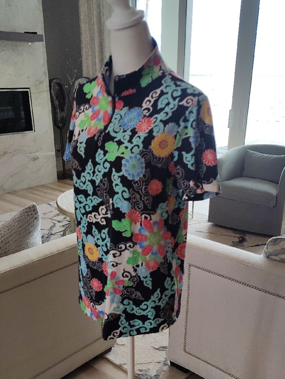 IBKUL Activewear UPF 50 Black Floral Mandarin-Collar Short Sleeve Tennis Top - Picture 4 of 7
